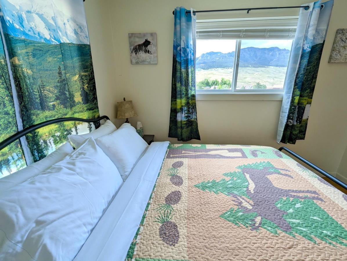 Yellowstone Treasure Guesthouses On The River Гардінер Екстер'єр фото