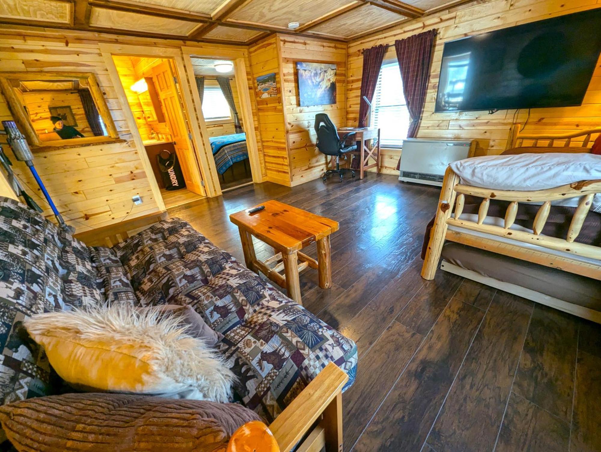 Yellowstone Treasure Guesthouses On The River Гардінер Екстер'єр фото